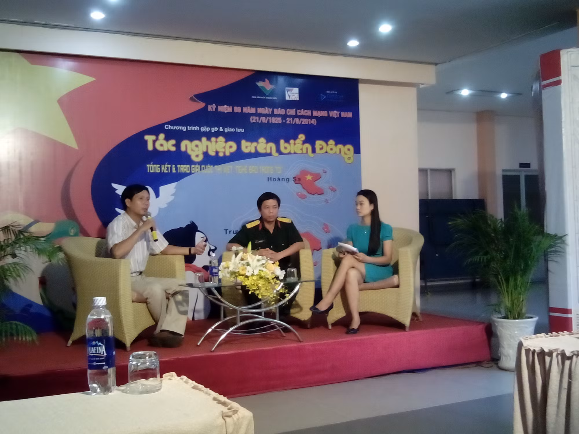 Giao lưu với nhà báo về 'Tác nghiệp trên Biển Đông' ảnh 1