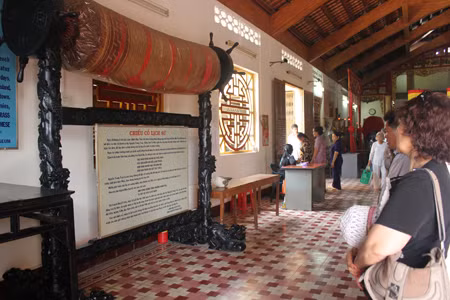 Đền thờ Nguyễn Trung Trực hút du lịch ảnh 3