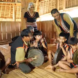 Giữ tiếng cồng chiêng, trao truyền điệu múa xoang