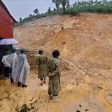Mưa lớn gây sạt lở nhiều tuyến đường ở Lào Cai